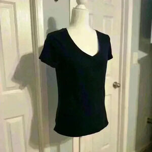 Universal Thread Black V-neck Short Sleeve Basic Tee Size:Small